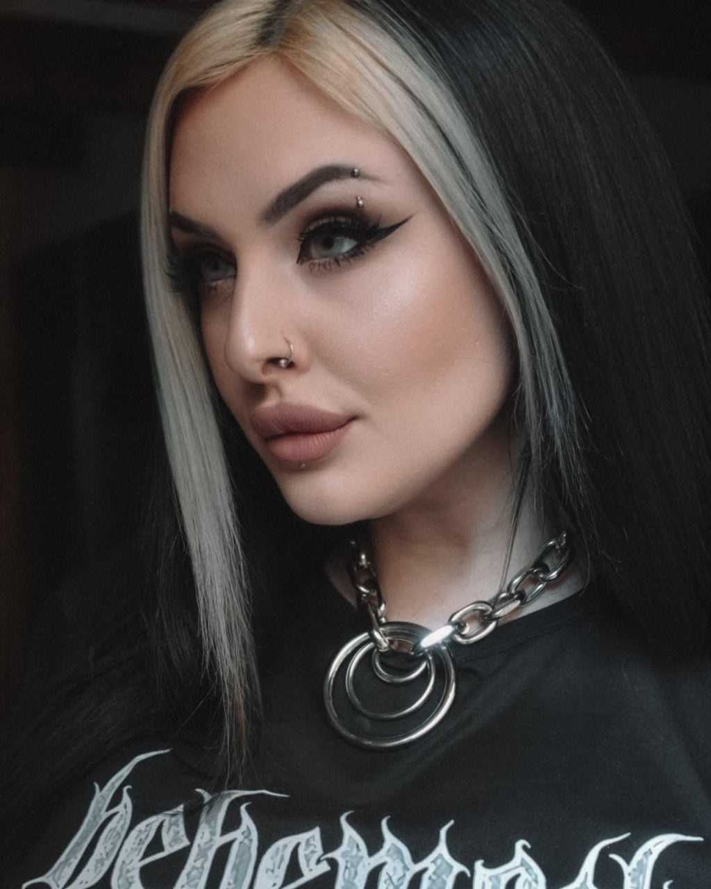 Circle Pit Oversized Ring Chain Necklace