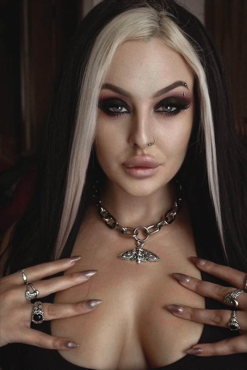 Moth Chunky Chain Choker Necklace