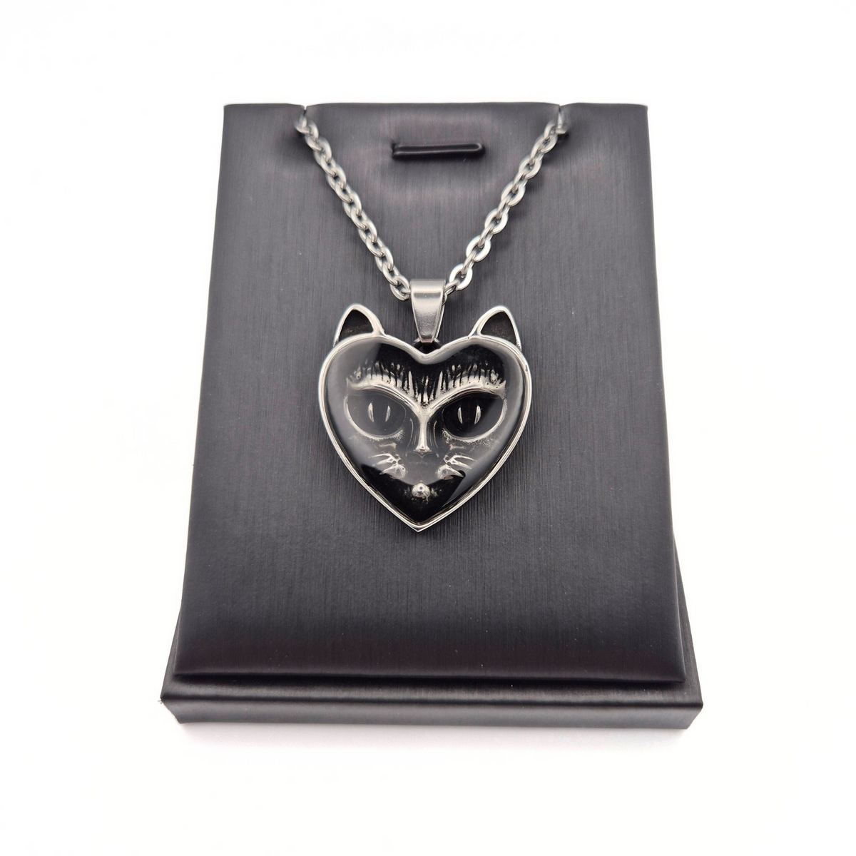 Dark Whiskers Necklace